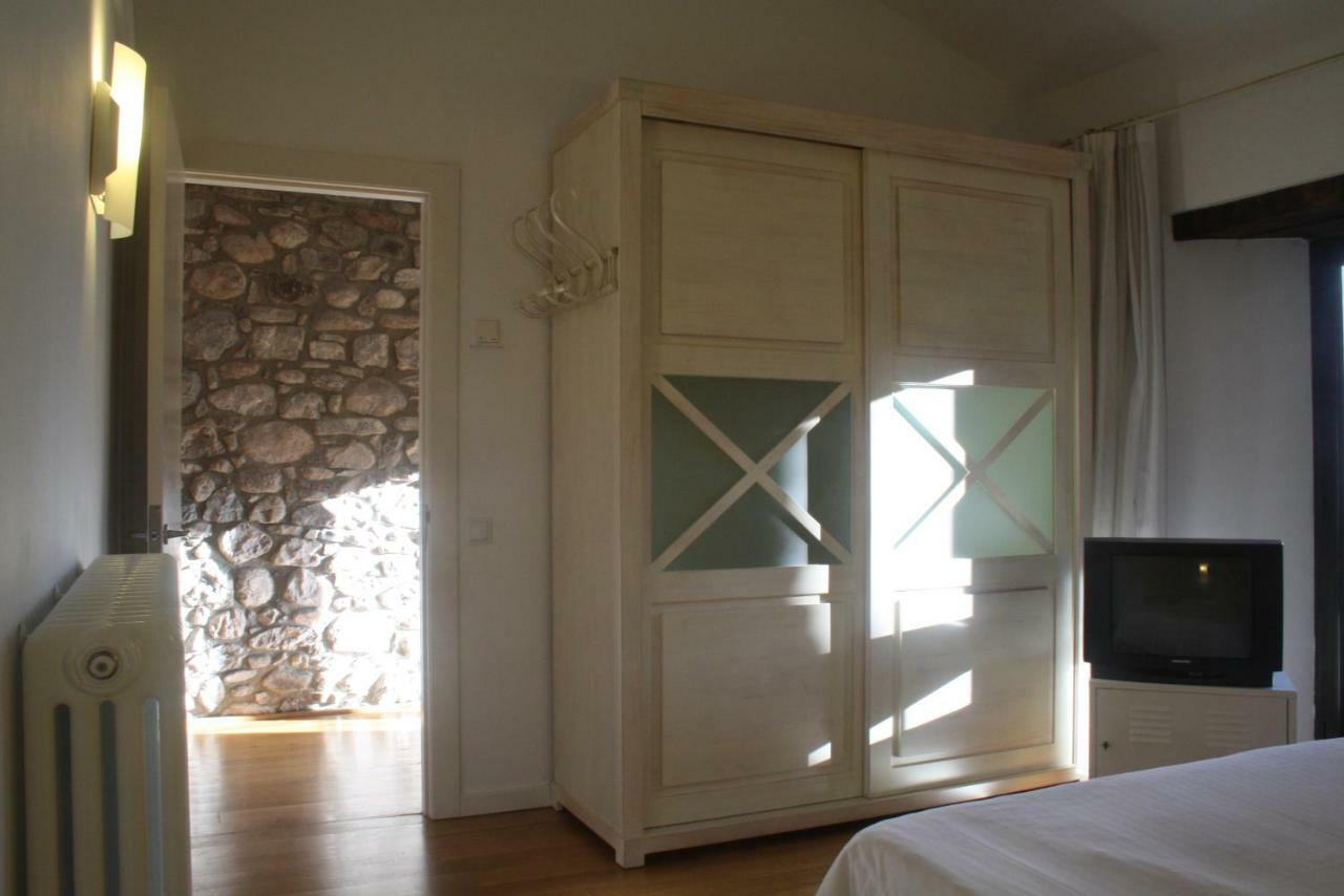 El Castell De La Pobla De Lillet (Adults Only) Villa Buitenkant foto