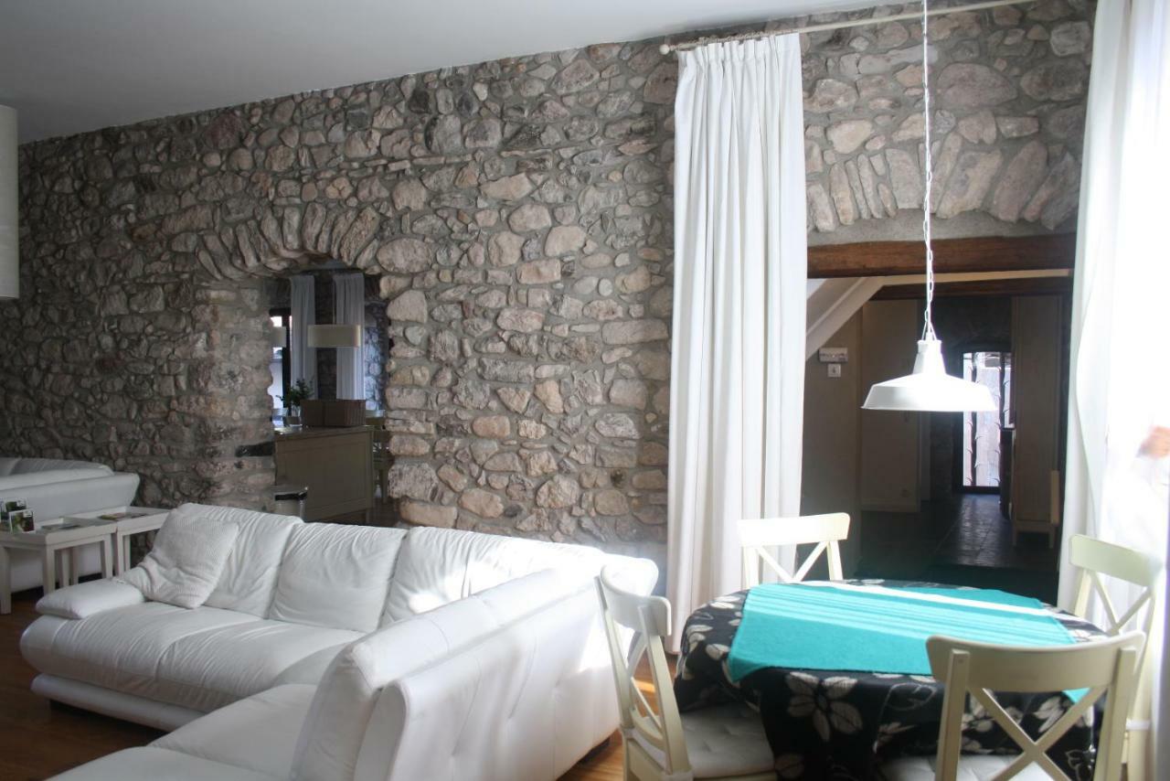 El Castell De La Pobla De Lillet (Adults Only) Villa Buitenkant foto