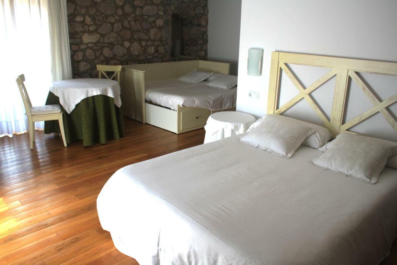 El Castell De La Pobla De Lillet (Adults Only) Villa Buitenkant foto