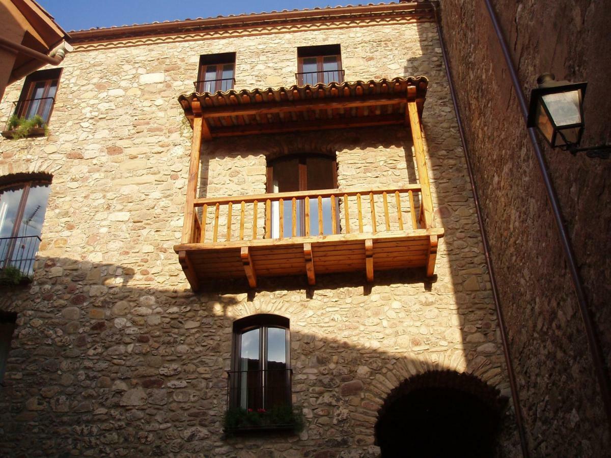 El Castell De La Pobla De Lillet (Adults Only) Villa Buitenkant foto
