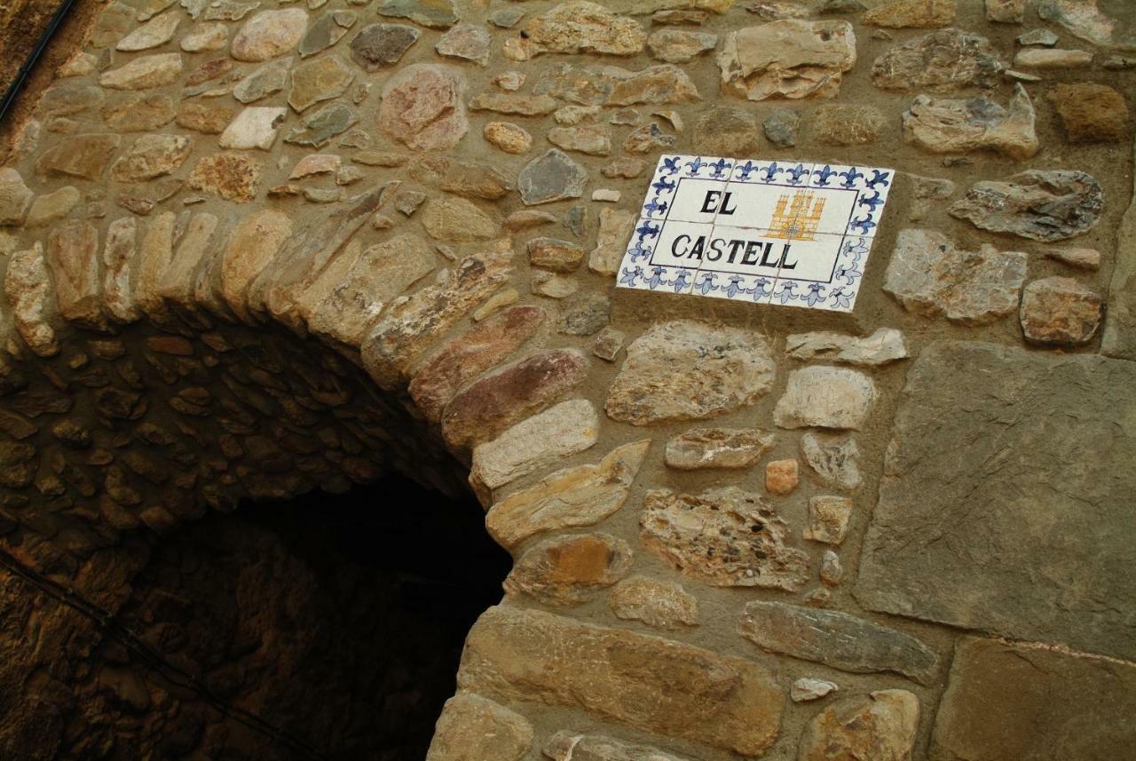 El Castell De La Pobla De Lillet (Adults Only) Villa Buitenkant foto